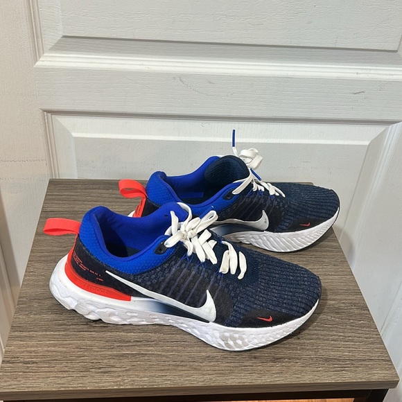 NIKE REACT INFINITY RUN FLY KNIT RUNNING SHOES IN SIZE 8.5 - Picture 5 of 10